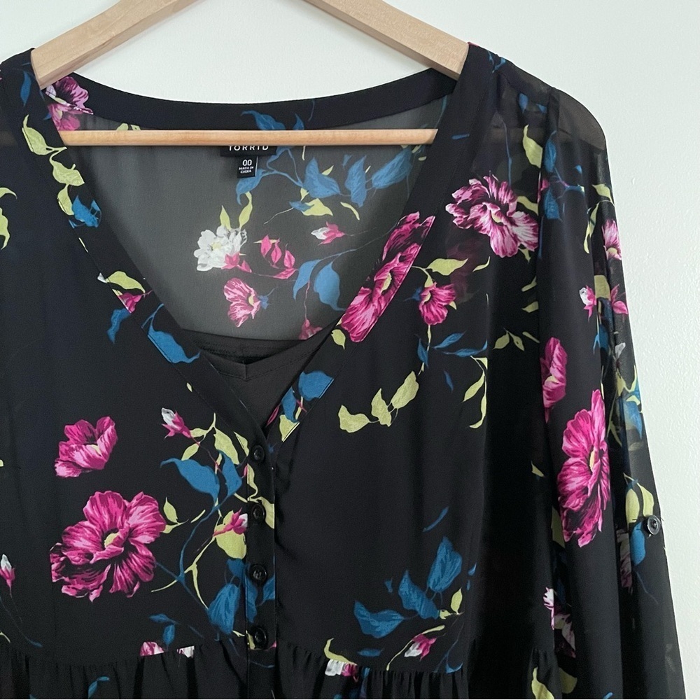 Torrid Bright Floral Chiffon Shirt Dress Button Front Knee Length Size M / L